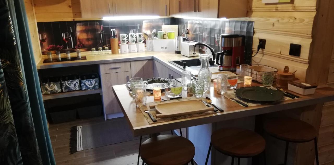 Woodorf Drewnem Uslane - Domki Z Bala Nad Rzeka Slupia Wsrod Pol I Lasow Z Chata Grillowa, Ogniskiem I Placami Zabaw Dla Dzieci Устка Экстерьер фото