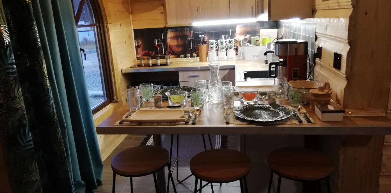 Woodorf Drewnem Uslane - Domki Z Bala Nad Rzeka Slupia Wsrod Pol I Lasow Z Chata Grillowa, Ogniskiem I Placami Zabaw Dla Dzieci Устка Экстерьер фото
